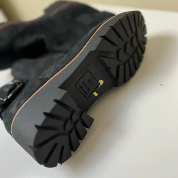 Blondo Waterproof Dagger Bootie In Black Nubuck with Buckle Size 10 - Picture 7 of 9